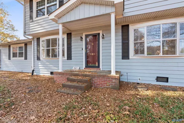 Huntsville, AL 35802,801 Mira Vista Drive SE