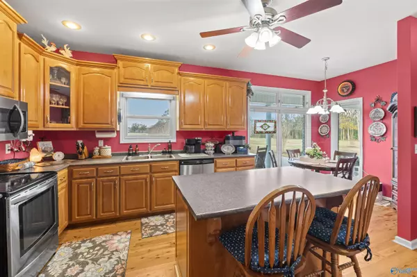 Scottsboro, AL 35769,640 County Road 112