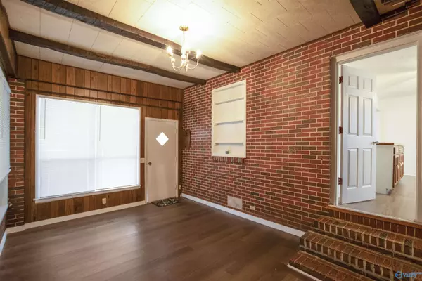 Albertville, AL 35951,1006 Woodall Street