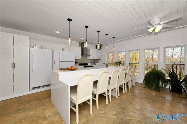 Houston, AL 35572,724 Turkey Bend Drive