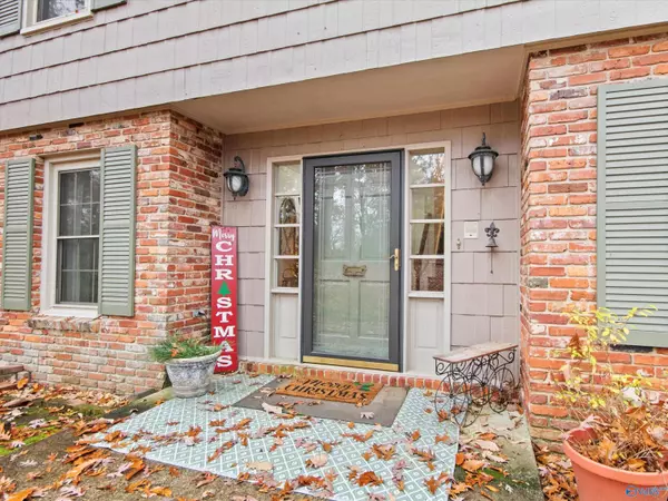 Decatur, AL 35603,4414 Willow Bend Road SE