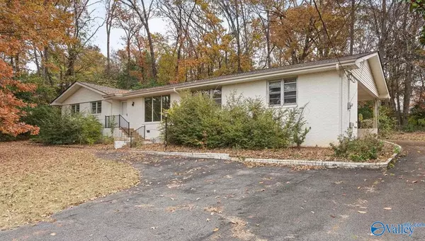 8103 Camille Drive SE, Huntsville, AL 35802