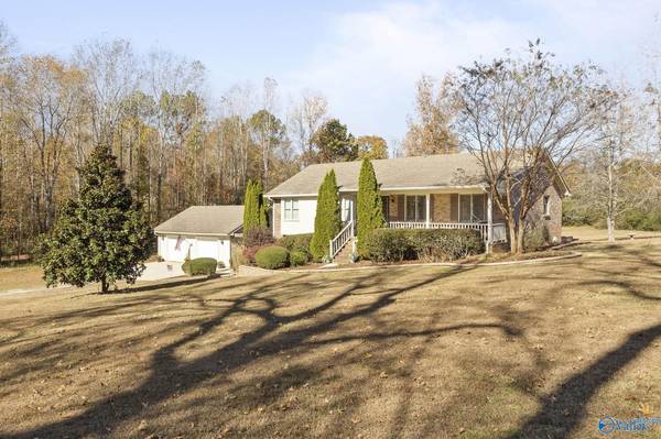 295 Cathy Drive, New Market, AL 35761