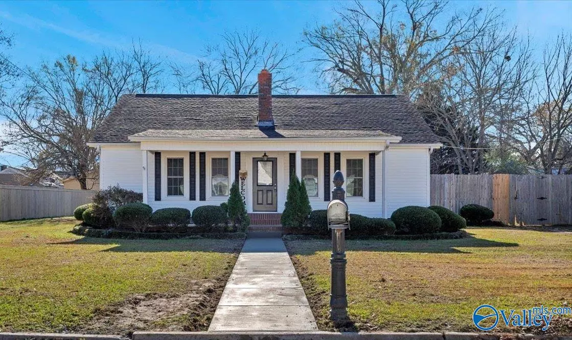 Hartselle, AL 35640,600 SE Hickory Street