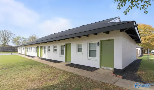 Huntsville, AL 35805,3004 SW Clopton Street #28