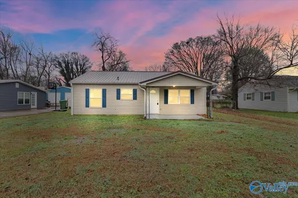 1713 Oakwood Avenue NE, Huntsville, AL 35811