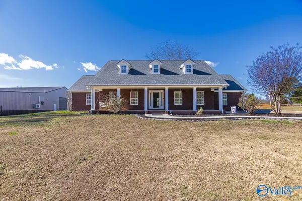 12 Blackwood Drive, Hartselle, AL 35640