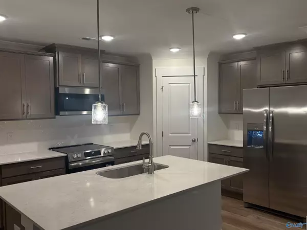 Arab, AL 35016,68 Overland Pass