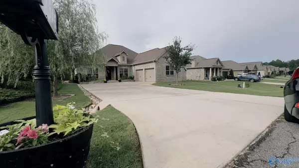 Athens, AL 35613,27545 Carrington Court