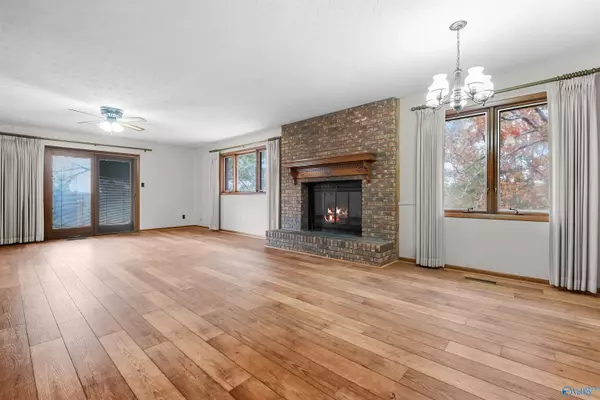 Hokes Bluff, AL 35903,4908 Landers Street