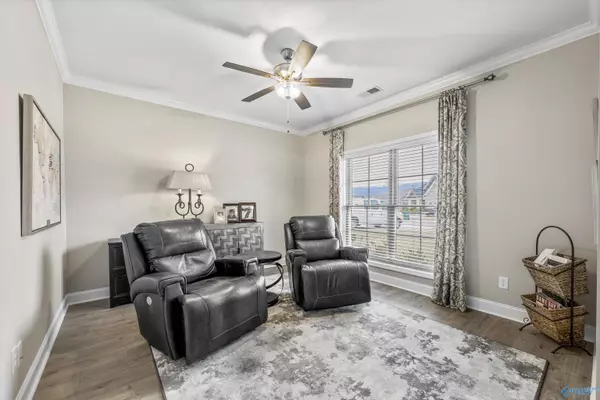 Owens Cross Roads, AL 35763,7504 Flint Crossing Circle