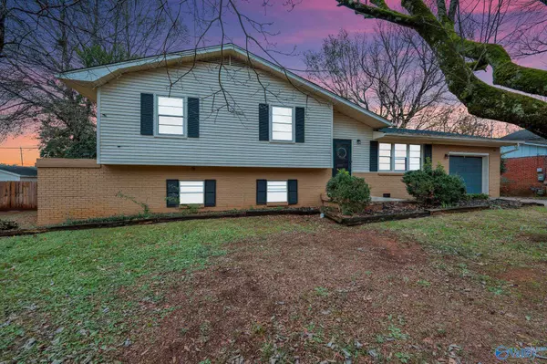 Huntsville, AL 35802,9021 Craigmont Road SW