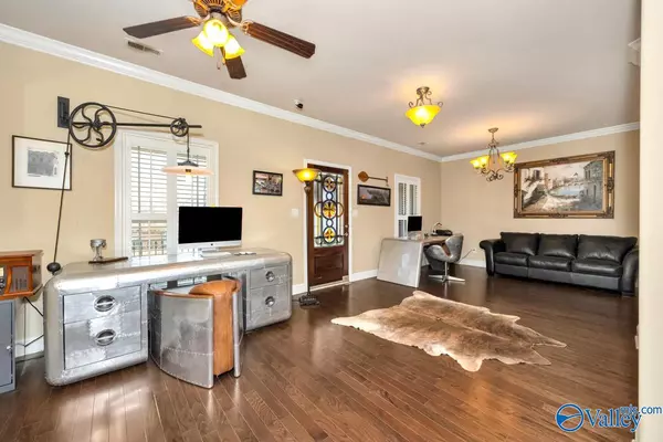 Huntsville, AL 35803,12702 Oak South Sw