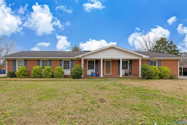 413 Apple Avenue, Albertville, AL 35950