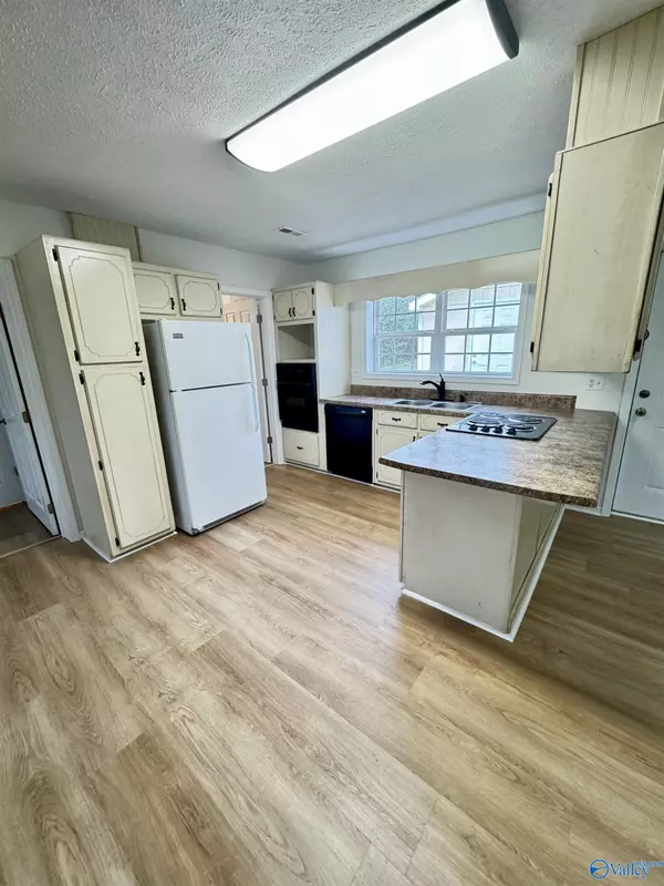 Grove Oak, AL 35975,126 County Road 396