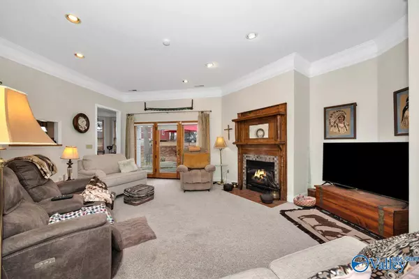 Guntersville, AL 35976,70 Cardinal Drive