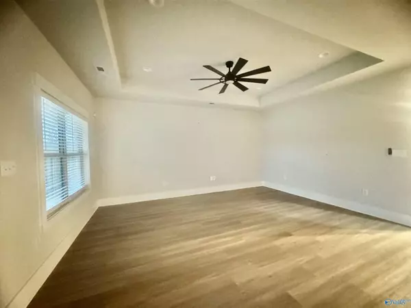 Owens Cross Roads, AL 35763,9133 Monteagle Boulevard