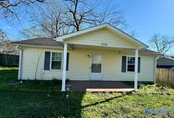 306 Rock Street SE, Hartselle, AL 35640