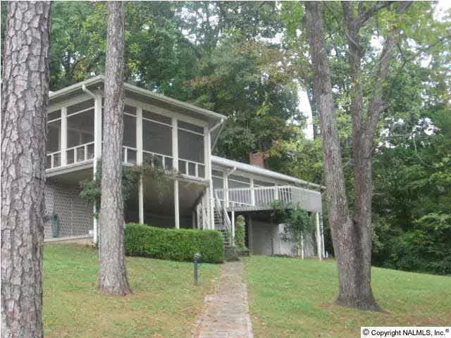 266 Buck Island Point, Guntersville, AL 35976