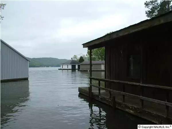 Guntersville, AL 35976,2195 Buck Island Drive