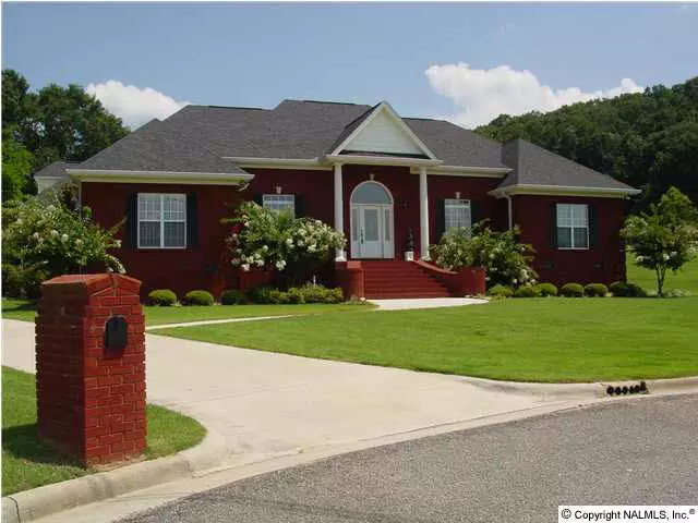 218 Azalea Circle, Guntersville, AL 35976