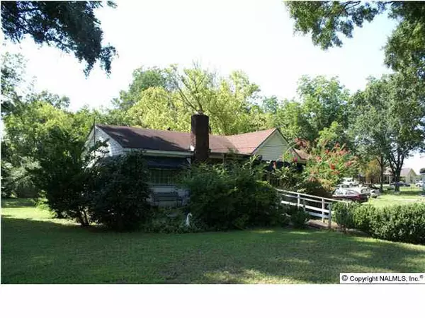 Falkville, AL 35622,25 3rd Street