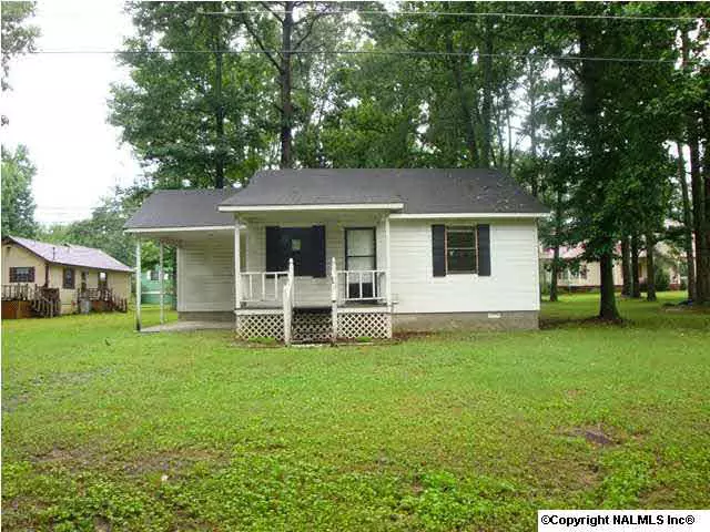 690 SW 5th Street, Arab, AL 35016