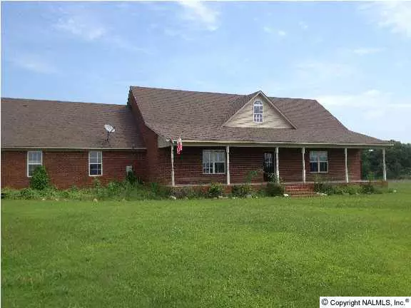 10040 County Road 72, Fyffe, AL 35971