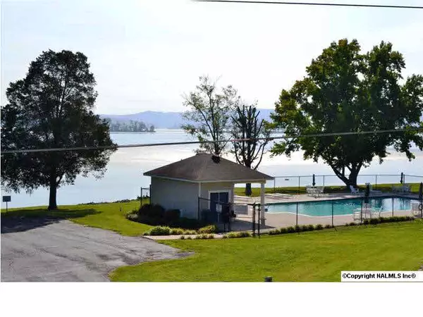 Guntersville, AL 35976,61 Riverbend