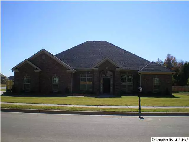 7038 Pale Dawn Place, Owens Cross Roads, AL 35763