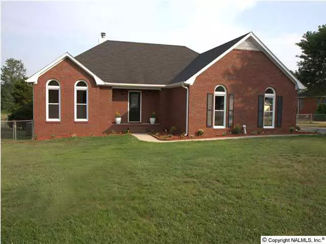 102 Easy Street, Hazel Green, AL 35750