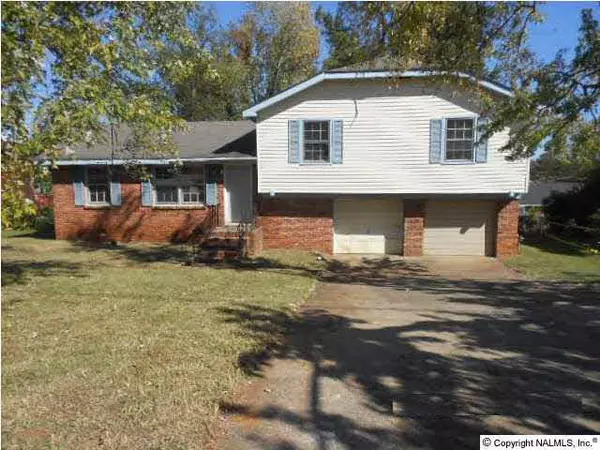 4032 Summerhill Drive, Huntsville, AL 35810