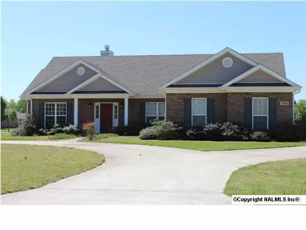 708 Elkwood Section Road, Hazel Green, AL 35750