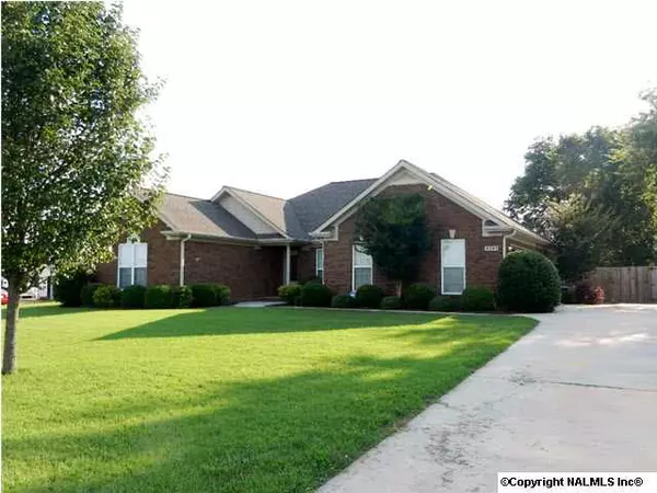 9287 Moores Mill Road, New Market, AL 35761