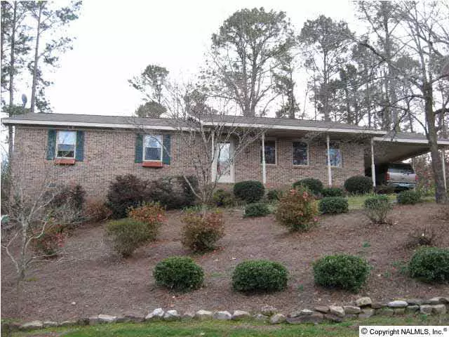 3305 Creek Circle, Guntersville, AL 35976