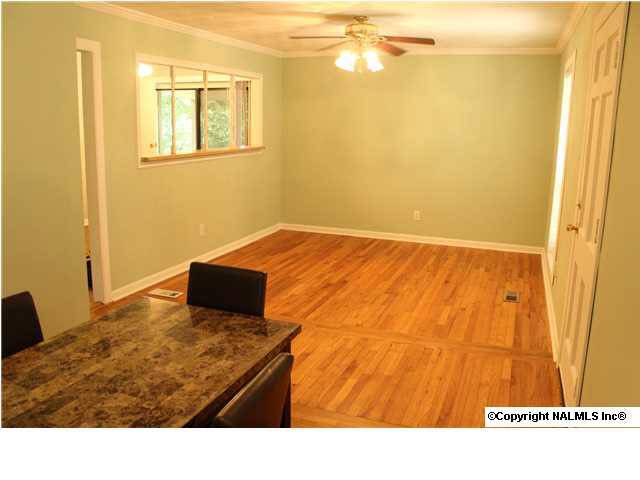 Hartselle, AL 35640,1618 SW Woodview Drive