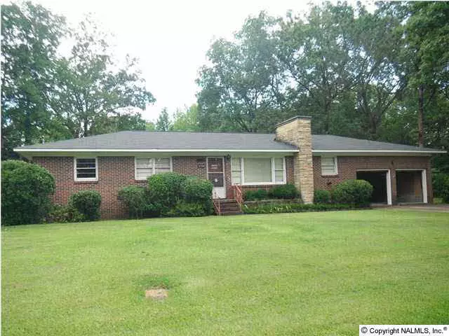 Gadsden, AL 35904,3708 Roselawn Drive