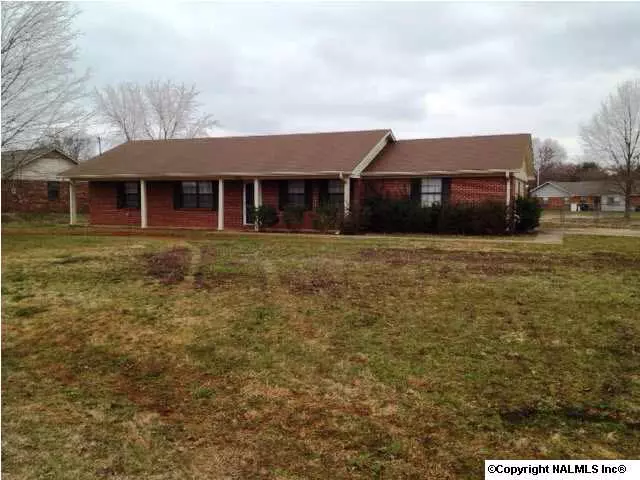 102 Silvercreek Road, Hazel Green, AL 35750