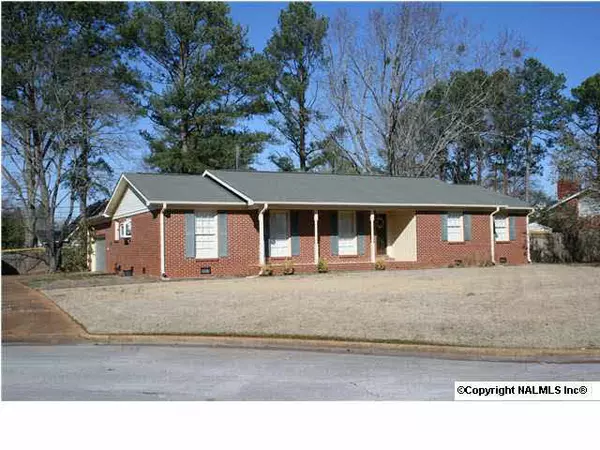 2304 Greenwood Drive, Decatur, AL 35601