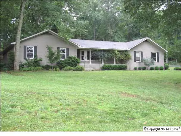 111 Victoria Hills, Owens Cross Roads, AL 35763