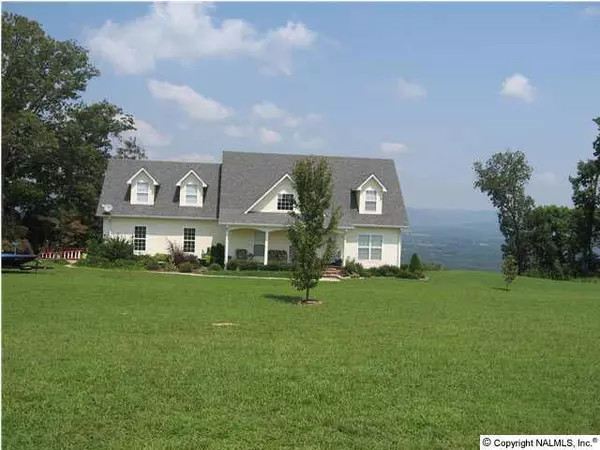 Scottsboro, AL 35769,288 Cliff Top Road