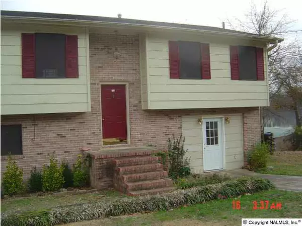 426 Riverton Drive, Rainbow City, AL 35906