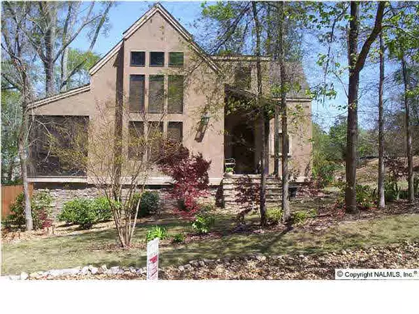 320 Palace Ave, Rainbow City, AL 35907