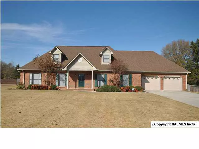 533 Chantels Way, Hartselle, AL 35640