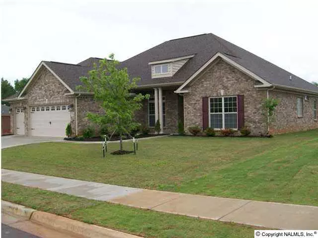 Madison, AL 35757,208 NW Creekedge Circle