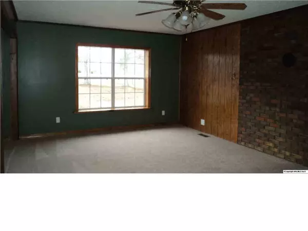 Rainsville, AL 35986,521 Chavies Road