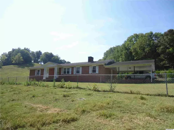 335 Old Lincoln Road, Fayetteville, TN 37334