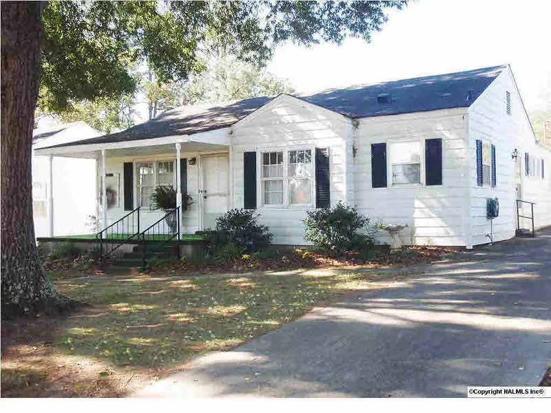 1711 Loring Avenue, Decatur, AL 35601