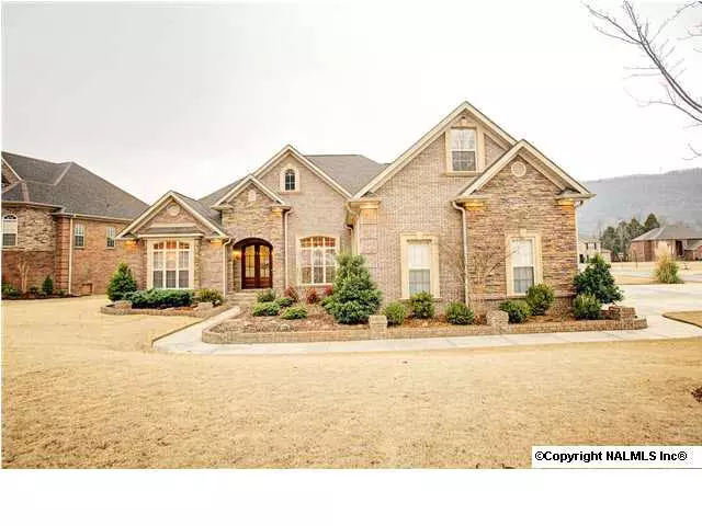 7002 Cove Ridge Drive, Owens Cross Roads, AL 35763