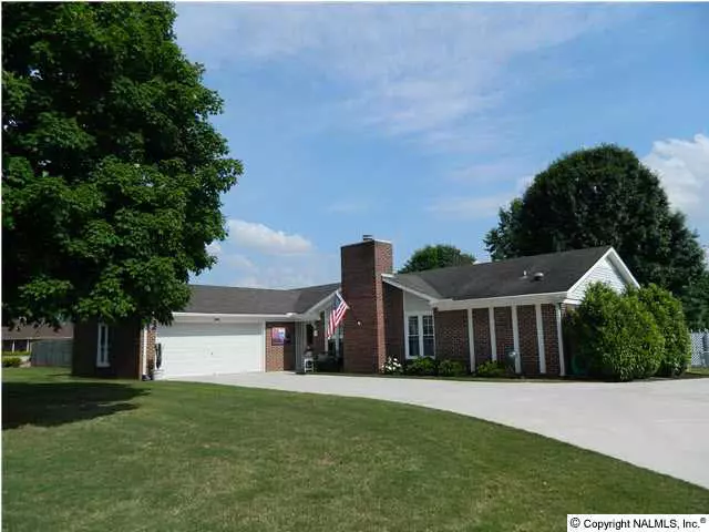 105 Fernglen Circle, Meridianville, AL 35759